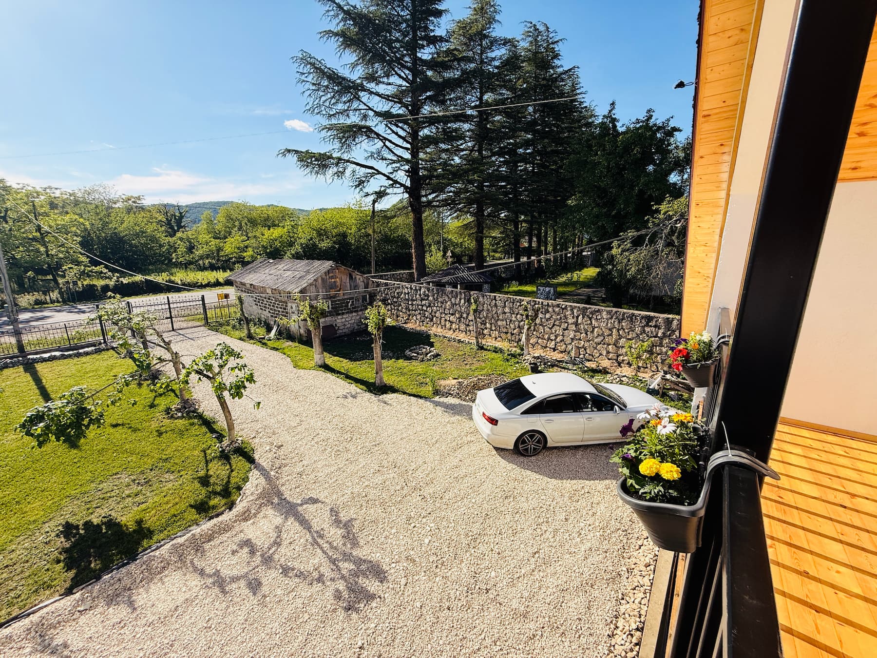 Front View from Loretas Canyon Farmhouse